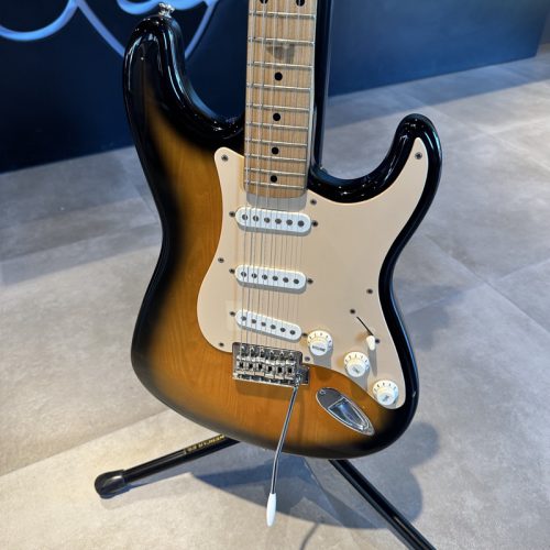 SQUIER AFFINITY STRATOCASTER CHITARRA ELETTRICA 2 TONE SUNBURST USATO