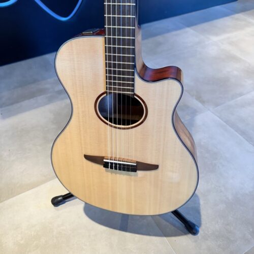 YAMAHA NTX1 CHITARRA CLASSICA ELETTRIFICATA USATO