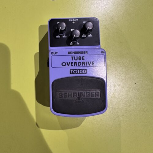 BEHRINGER TO100 TUBE OVERDRIVE EFFETTO PER CHITARRA USATO