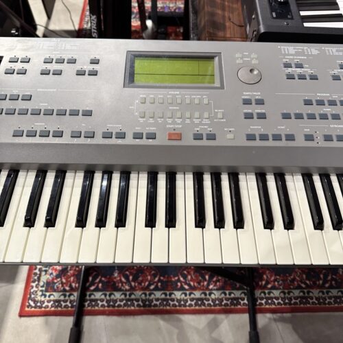 KORG IS40 TASTIERA 61 TASTI USATO