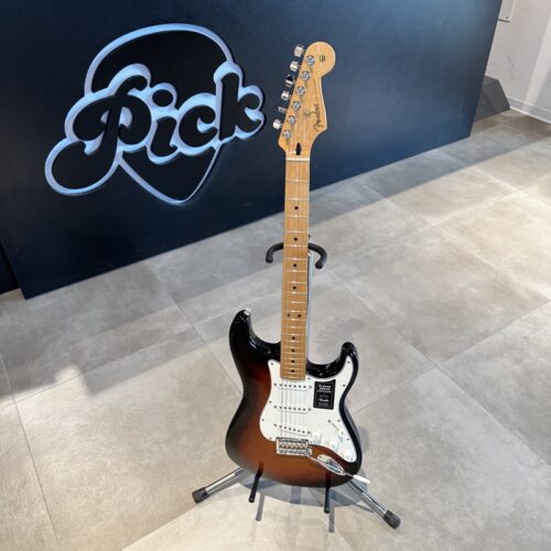 FENDER STRATOCASTER PLAYER MAPLE NECK 3 TONE SUBURST B-Stock