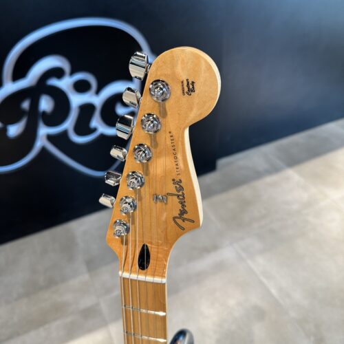 FENDER STRATOCASTER PLAYER MAPLE NECK 3 TONE SUBURST B-Stock