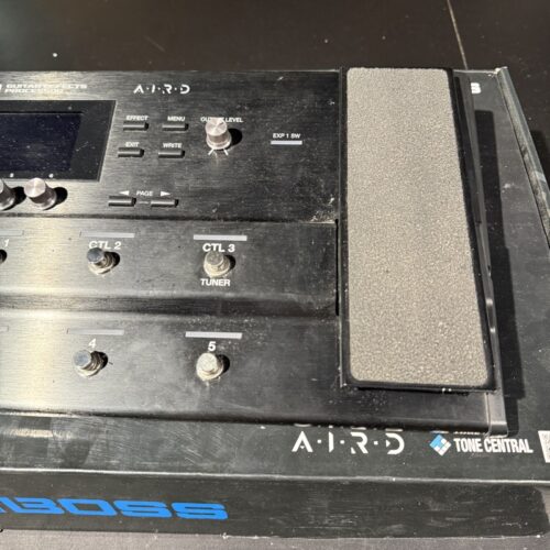 BOSS GT1000 PEDALIERA MULTIEFFETTO PER CHITARRA + BORSA USATO