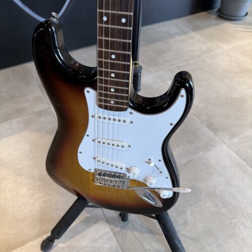 SX CHITARRA ELETTRICA TIPO STRATOCASTER SUNBURST USATO