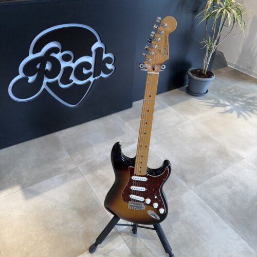 FENDER STRATOCASTER DELUXE ROADHOUSE SUNBURST USATO