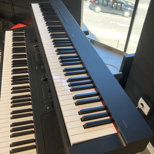 YAMAHA P-225 88 TASTI TASTIERA CON TASTI PESATI B-Stock