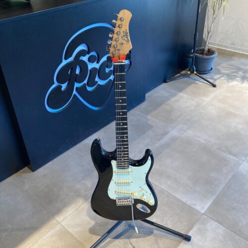 EKO S300V VINTAGE CHITARRA TIPO STRATOCASTER BLACK USATO