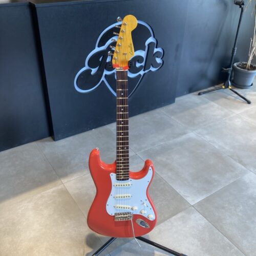 CARELLA GUITARS CHITARRA TIPO STRATOCASTER + PICKUP '59 STRATOCASTER USATO