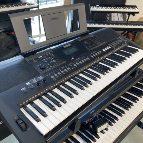 YAMAHA PSR-E463 TASTIERA 61 TASTI PORTATILE USATO