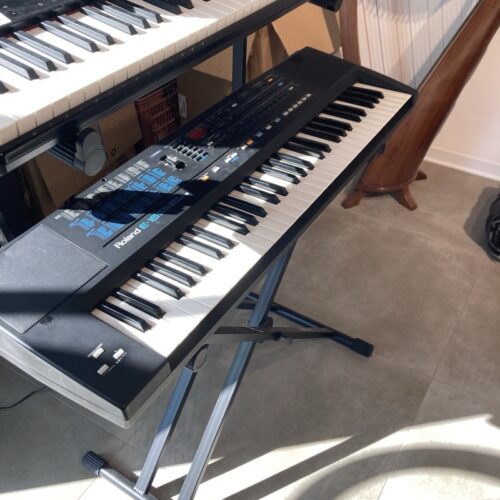 ROLAND E-15 TASTIERA SYNTH INTELLIGENT SYNTHESIZER USATO